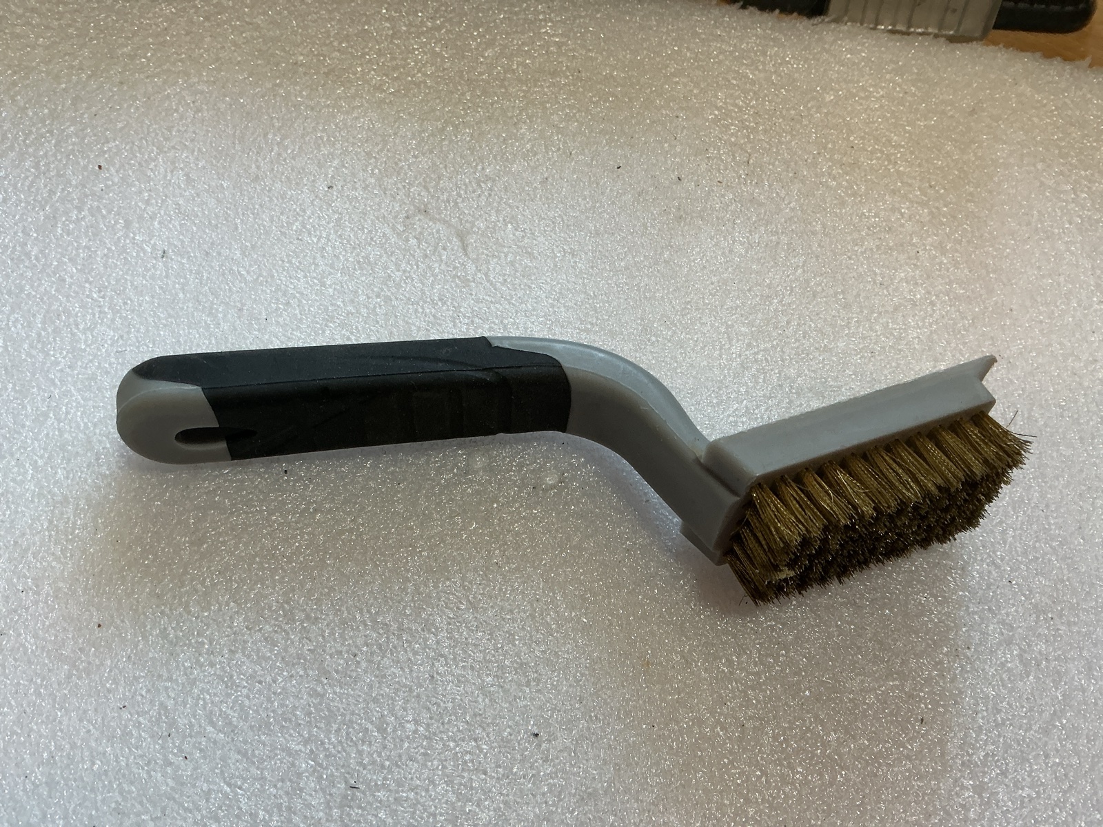 Handheld Wire Brush with Plastic Handle