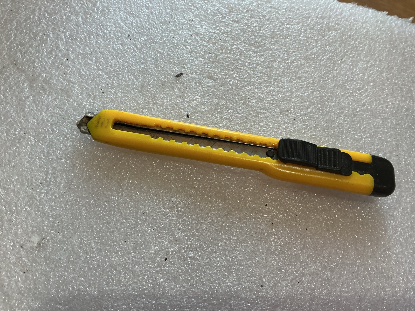 Yellow Retractable Utility Knife